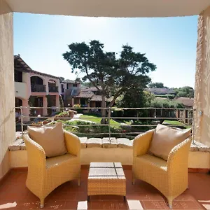 4* Hotel & Baia Caddinas